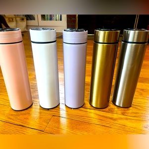 SMART water thermos with touch screen display